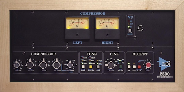 【9/2まで 50％OFF】Universal Audio「API 2500 Bus Compressor」トップエンジニアとプロデューサーの定番ツール 世界最高峰のバスコンプレッサーを完全再現｜DTMプラグインセール