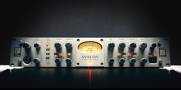 【9/2まで 50％OFF】Universal Audio「Avalon VT-737」ポップス、ヒップホップ、R&Bの世界で圧倒的な支持を得ている伝説的ハードウェアを完全再現した伝説のチャンネルストリップ｜DTMプラグインセール