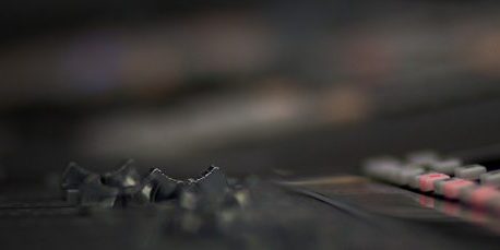 NUGEN Audio「MasterCheck」あらゆる音楽配信サービスに最適化するマスタリングプラグイン!Spotify、YouTubeなど主要配信サービスで、あなたの楽曲が実際にリスナーに届く音質を事前に確認し、理想的なマスタリングバランスを実現するツール|DTMプラグインセール