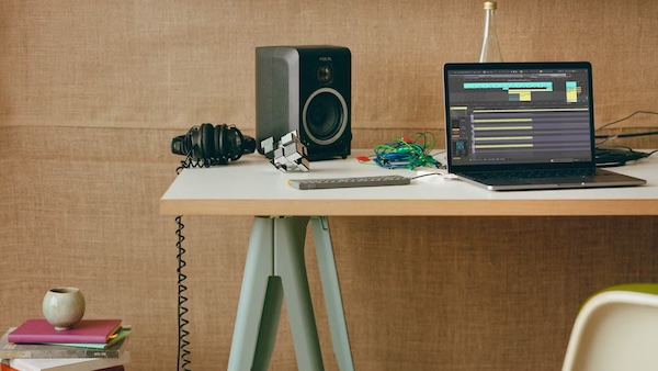 「Ableton Live 12」直感的なセッションビューを活用した音楽制作が可能な大人気DAW!あらゆる音楽ジャンルに対応する豊富なエフェクト、インストゥルメント、サウンド、クリエイティブツールを完備し、MIDIトランスフォーメーションによるパターンバリエーション作成からサウンドシミラリティ検索まで可能にする革新的音楽制作環境|DTMプラグインセール