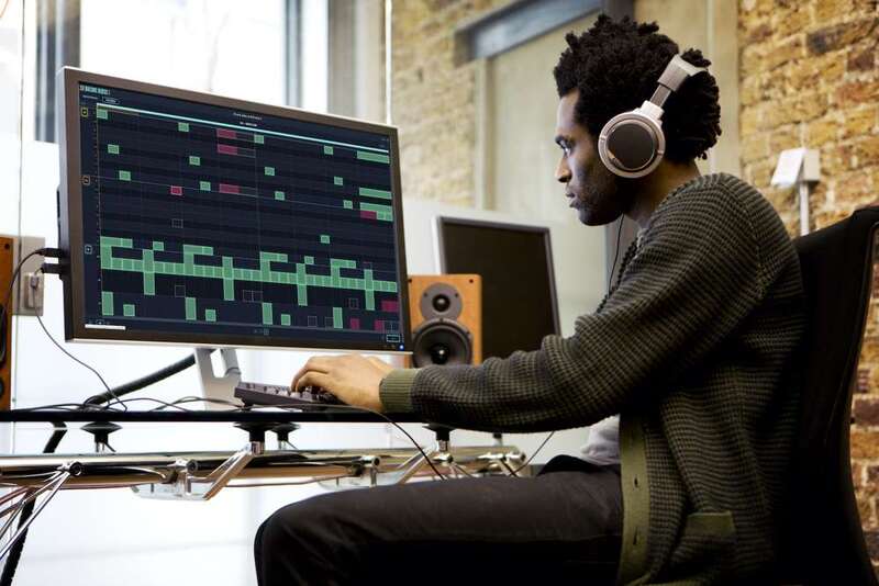 Audible Genius「Building Blocks 1 & 2 Bundle」作曲の知識ゼロから始めても、ドラム、ベース、コード、メロディまで網羅的に学べて、自分の耳と手で“完成された音楽”が作れるようになる!ゲーム感覚で身に付くDAW制作者向けオンライン講座|DTMプラグインセール