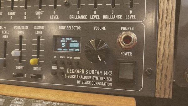 Sulcata Sound「Replicant Synth」アナログの名機“Deckard's Dream”を3台重ねてデジタル再構築!MPE対応で圧倒的な表現力を引き出す無料シンセ|DTMプラグインセール