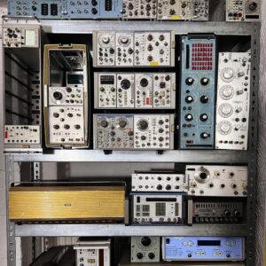 AudioThing「Noises」1つの大型ノブで8つのサウンドをクロスフェードする革新的操作性！ソビエト・テープからコズミック・ウェーブまで収録する実験音楽とサウンドデザインの万能ノイズ・マシン｜DTMプラグインセール