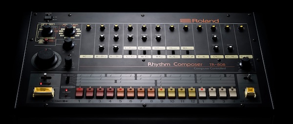 Roland「TR-808」史上最も有名なドラムマシンのブーム、スナップ、シズルを完全再現！Roland独自のアナログ回路動作テクノロジーで伝説の808サウンドとモダン機能を融合した決定版プラグイン｜DTMプラグインセール