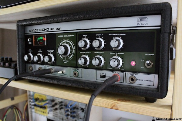 AudioThing「Outer Space 2」1974年登場の伝説Roland Space Echo RE-201を忠実エミュレート!3つの再生ヘッドとスプリングリバーブ・タンクを搭載した70年代初期ヴィンテージ・テープエコーの完全再現プラグイン|DTMプラグインセール