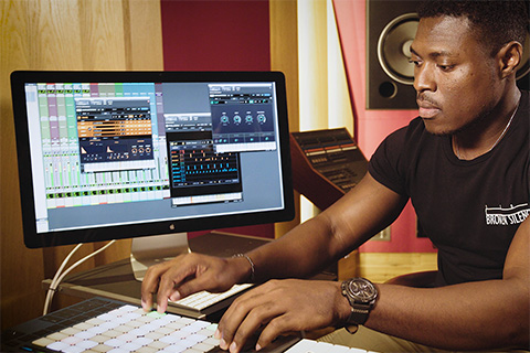 UVI「Drum Designer」各サウンドの個別コンポーネントを外科的に変更可能にし、タイト・ハードヒッティング・キット制作・トラック・マッチング・バリエーション即座作成・ワイルド新テクスチャー・デザインを絶対的コントロールで実現するドラム作成ツール|DTMプラグインセール