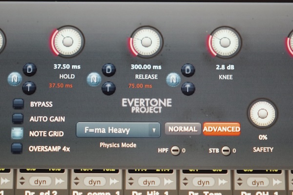 Evertone「Evertone Compressor」人々が空気を通して感じる"重さ"と"反動"をデジタル領域内から再現！物理シミュレーションによる音楽的で自然なコンプレッション｜DTMプラグインセール