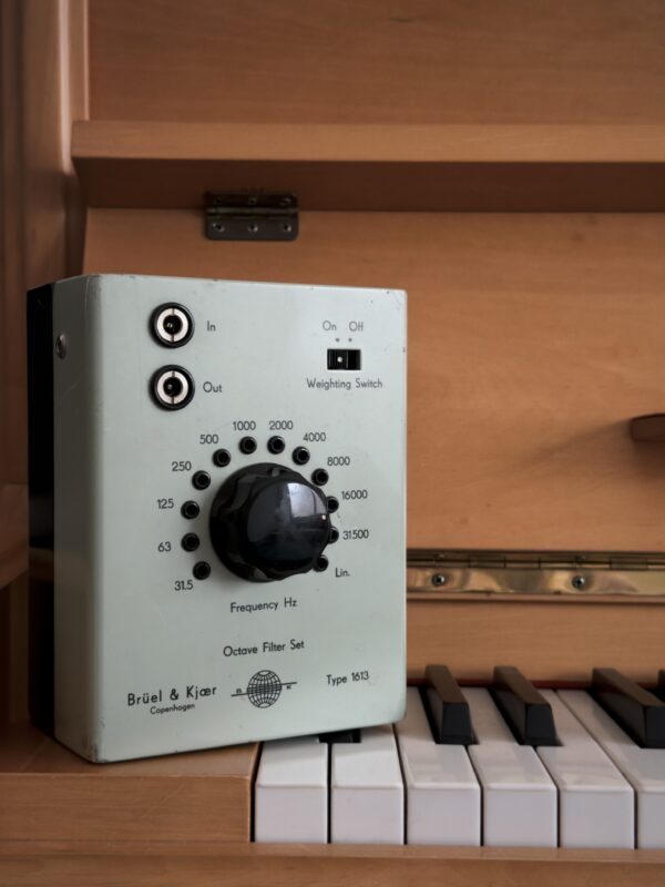 AudioThing「Octaves」音を分解し再構築！オクターブ分割によるスペクトル操作で独創的な音響表現を実現するバンドパスフィルター｜DTMプラグインセール