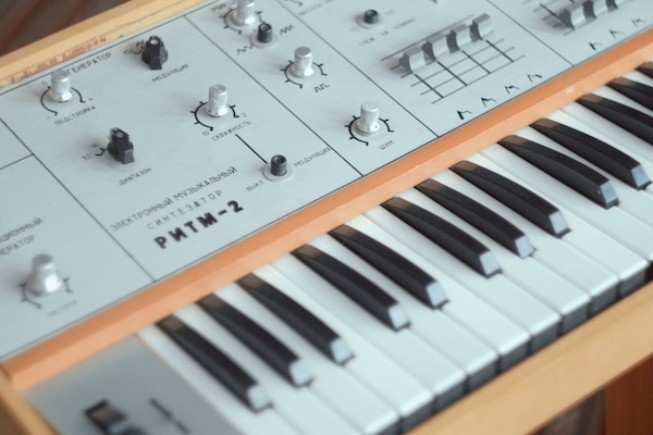 Moloko Instruments「luch」ソビエト時代の子ども用メタロフォンを収録したヴィンテージソフト音源｜DTMプラグインセール