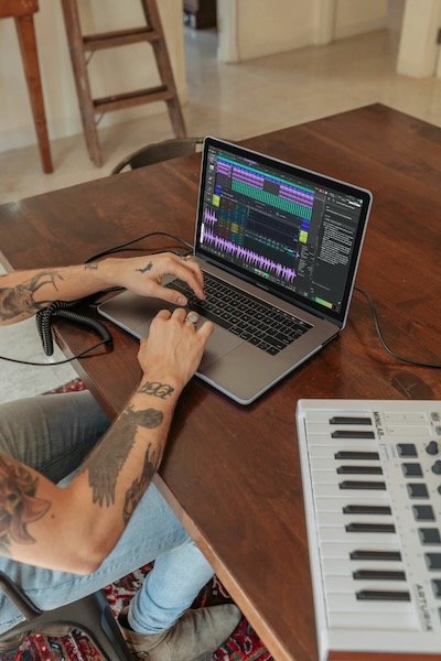 Tracktion「Waveform Pro 14」“使いやすさ”と“創造性”を極限まで追求！直感的なワークフローを実現する次世代DAW｜DTMプラグインセール