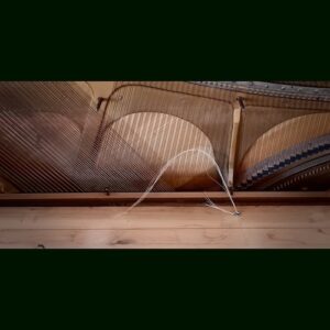 Timber Soundworks「Mellora – Soft Bowed Piano (Lite)」弓で奏でる繊細なピアノサウンド！壊れた1934年製アップライトピアノをよみがえらせた幻想的なボウドピアノ音源｜DTMプラグインセール