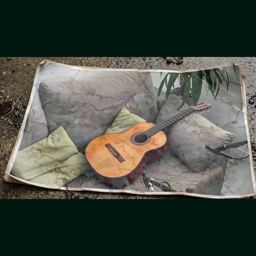 Lean Sabino「WET SPANISH THUMB」豪雨によって生まれ変わったスペインギターの温かく丸みのある音色を収録したサンプルライブラリ｜DTMプラグインセール