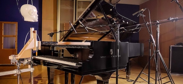 IK Multimedia「Pianoverse MAX」世界最高峰のコンサートピアノをリアルに再現しながら、映画音楽級の異世界サウンドまで作れる!ロボット支援サンプリング、30種類のGenerative Spaces、12種類のクリエイティブFXを融合した次世代ピアノ音源|DTMプラグインセール